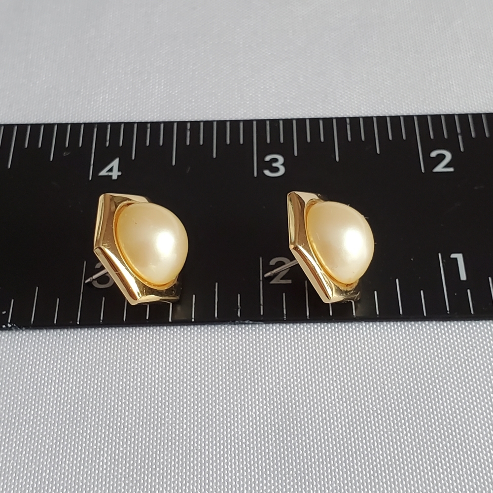Vintage Monet Gold-Tone Pearl Stud Pierced Earrings - Picture 5 of 7
